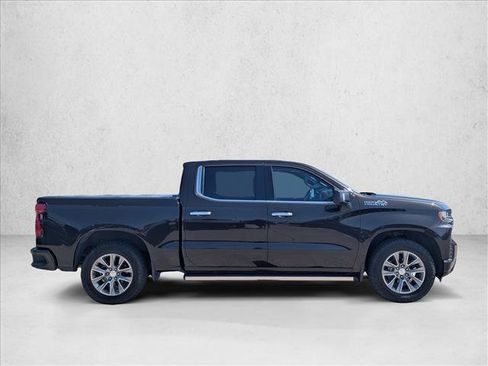 Used 2019 Chevrolet Silverado 1500 High Country w/ Technology Package AWD/4WD image 4