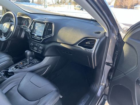Used 2019 Jeep Cherokee Limited w/ Luxury Group image 31