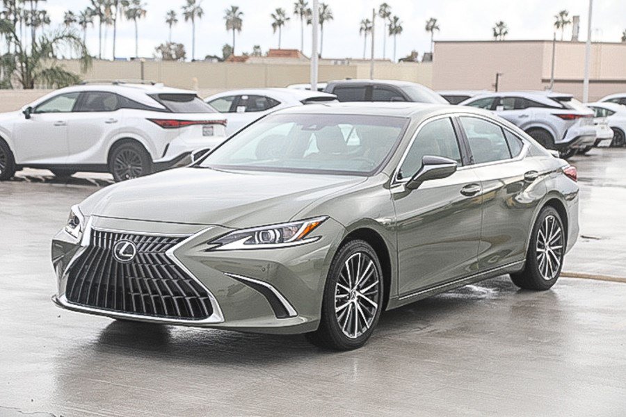 Certified 2025 Lexus ES 300h w/ Premium Package FWD image 3
