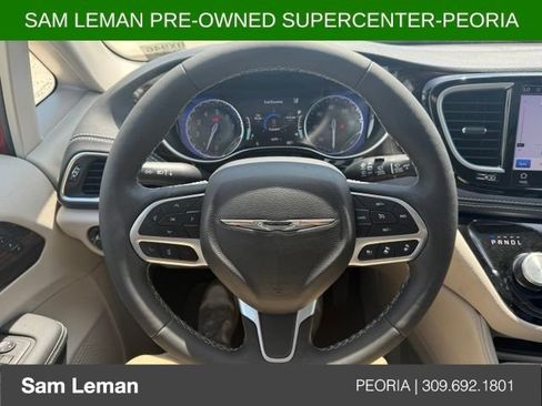Used 2024 Chrysler Pacifica Limited w/ Trailer Tow Group AWD/4WD image 10