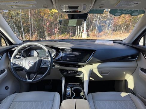 Certified 2023 Buick Envision Avenir image 25