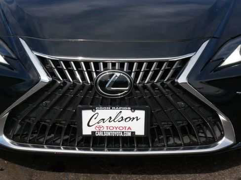 Used 2024 Lexus ES 350 w/ Premium Package FWD image 9