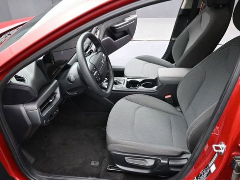 Used 2025 Kia K4 FWD image 27