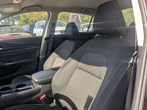 Used 2025 Nissan Altima 2.5 SV image 14