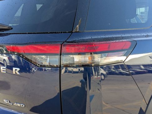 Used 2023 Nissan Pathfinder SL image 13