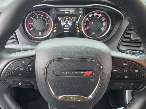 Used 2019 Dodge Challenger SXT image 9