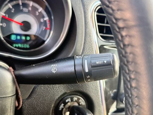 Used 2013 Chrysler 200 Limited w/ Sun/Sound Group FWD image 34