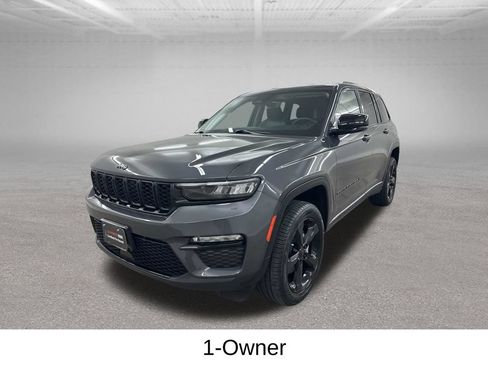 Used 2023 Jeep Grand Cherokee Limited w/ Black Appearance Package AWD/4WD image 8