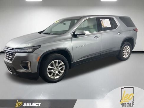 Used 2023 Chevrolet Traverse LS w/ Safety Package FWD image 2
