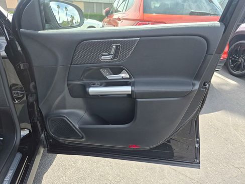 Used 2025 Mercedes-Benz GLA 250 image 30
