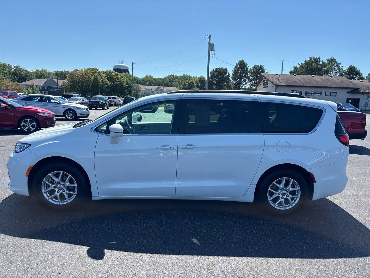 Used 2022 Chrysler Pacifica Touring-L FWD image 6