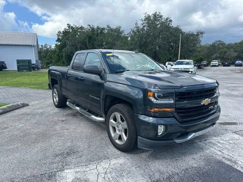 Used 2018 Chevrolet Silverado 1500 LT w/ All Star Edition AWD/4WD image 7