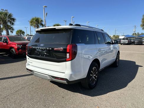 Used 2025 Ford Expedition Platinum image 16