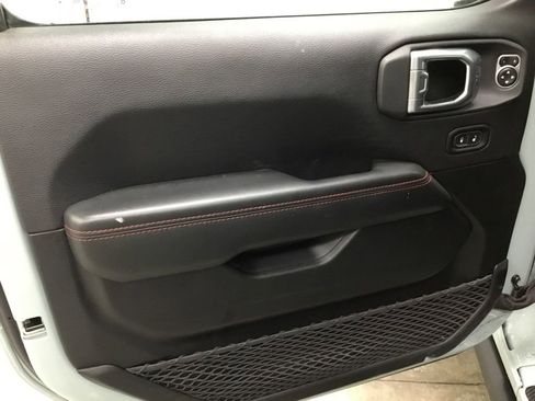 Used 2024 Jeep Wrangler Rubicon image 8