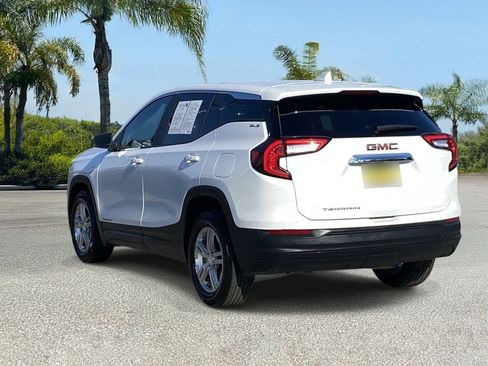 Used 2024 GMC Terrain SLE FWD image 3