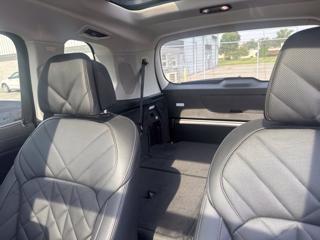 Certified 2026 BMW X7 xDrive40i w/ Premium Package AWD/4WD image 17