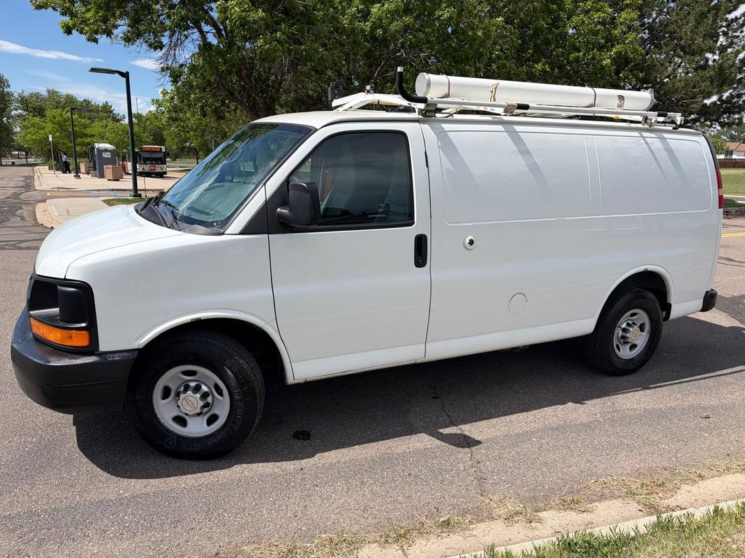 Used 2013 Chevrolet Express 2500 RWD image 3