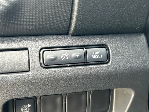 Used 2023 Nissan Frontier SV w/ Technology Package AWD/4WD image 23