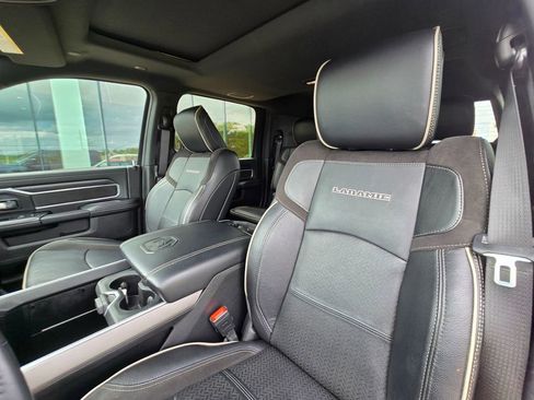 Used 2024 RAM 2500 Laramie w/ Night Edition AWD/4WD image 10