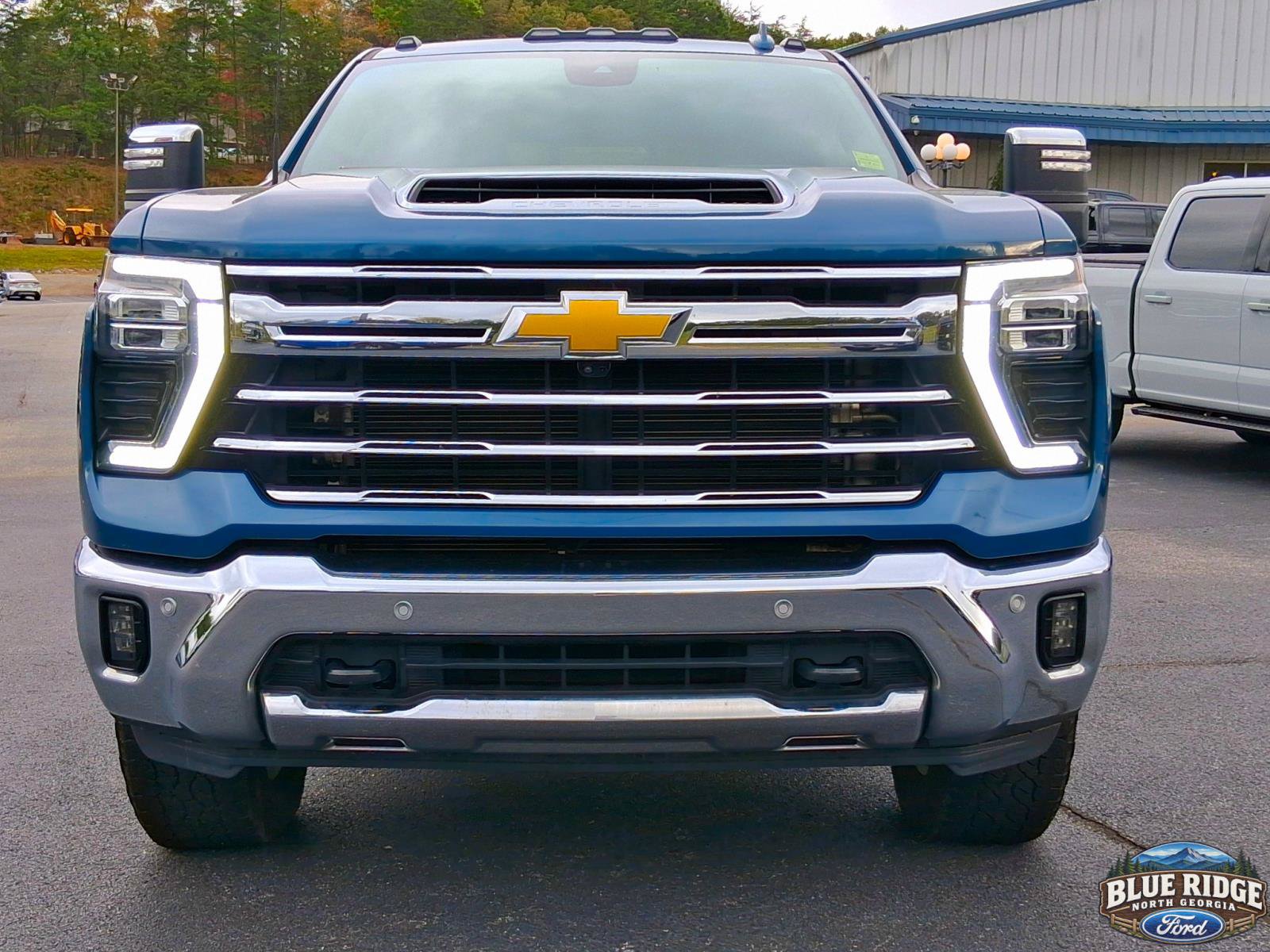 Used 2024 Chevrolet Silverado 2500 LTZ w/ LTZ Premium Package AWD/4WD image 8