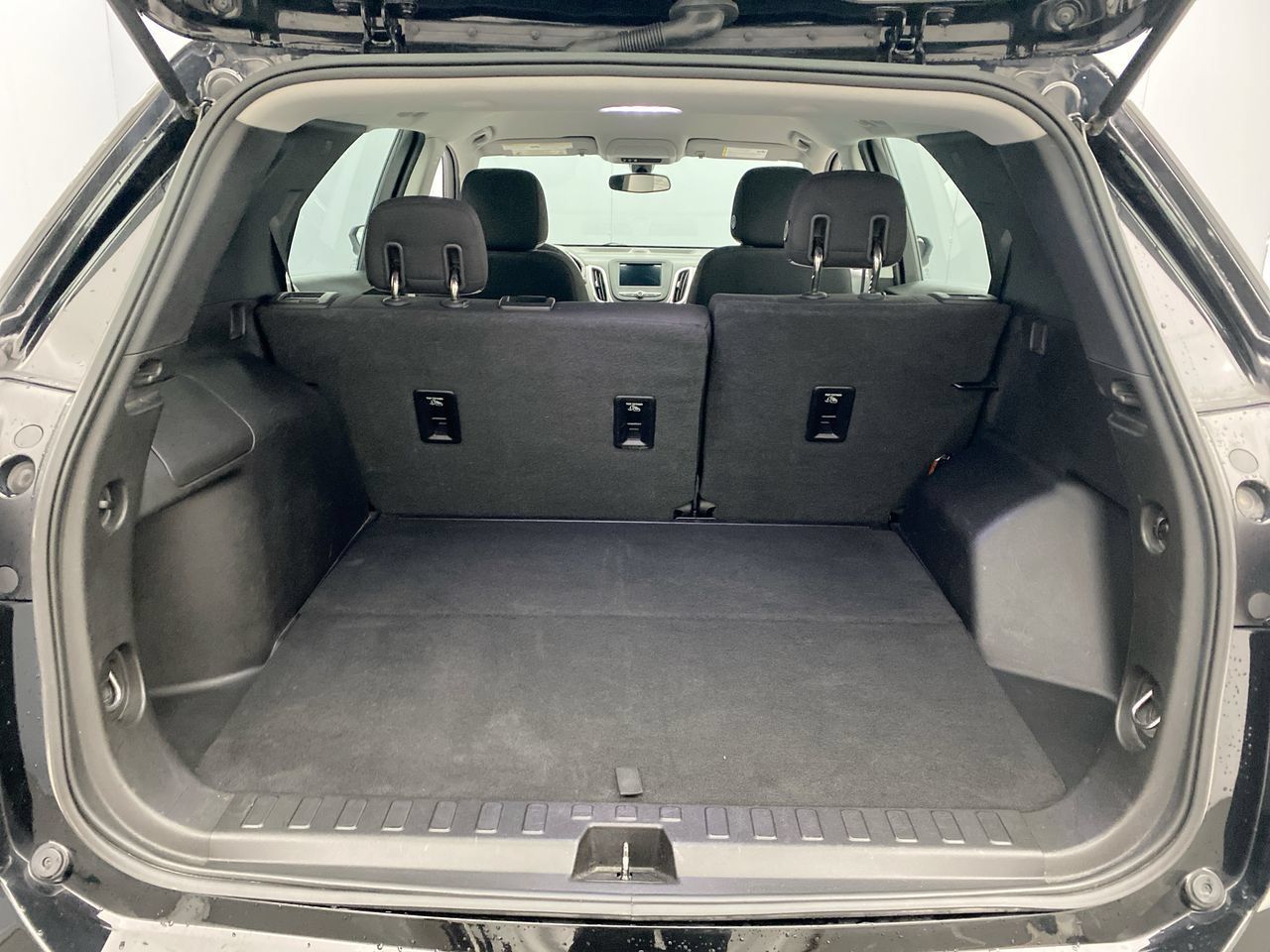 Used 2019 Chevrolet Equinox LS AWD/4WD image 25