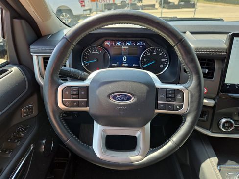 Certified 2024 Ford Expedition XLT RWD image 20