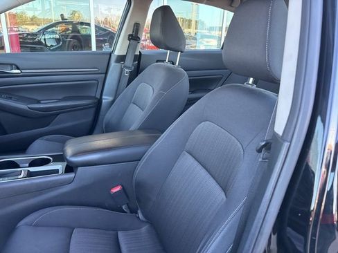 Used 2024 Nissan Altima 2.5 SV image 9