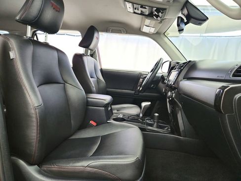 Used 2020 Toyota 4Runner TRD Off-Road Premium AWD/4WD image 25