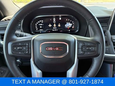 Used 2023 GMC Yukon XL SLT w/ SLT Luxury Package AWD/4WD image 25