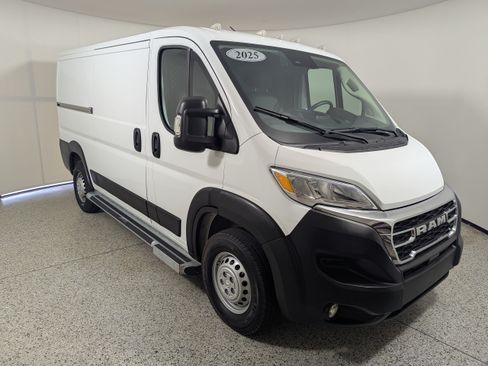 Used 2025 RAM ProMaster 2500 w/ U-Haul Equipment Group FWD image 1