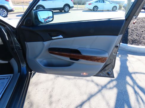 Used 2012 Honda Accord EX-L image 9