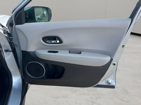 Used 2018 Honda HR-V EX image 29