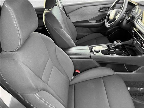 Used 2023 Nissan Rogue S image 19