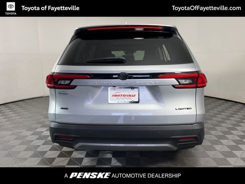 Used 2024 Toyota Grand Highlander Limited image 13