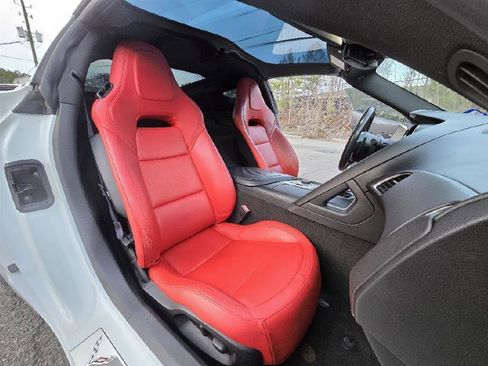 Used 2015 Chevrolet Corvette Stingray Coupe image 2