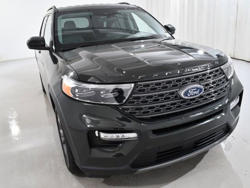 Used 2023 Ford Explorer XLT w/ Equipment Group 202A image 4