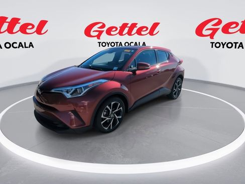 Used 2019 Toyota C-HR XLE image 4