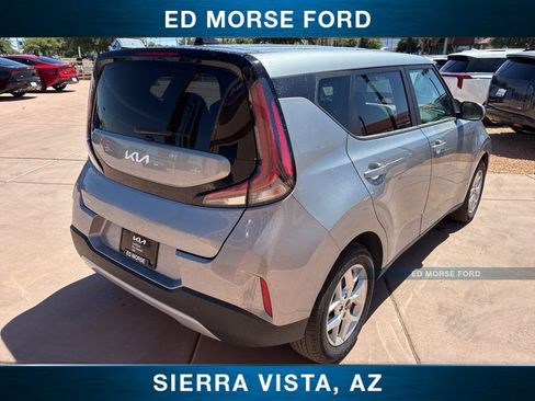 Used 2025 Kia Soul LX FWD image 8