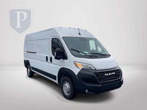New 2026 RAM ProMaster 2500 w/ Convenience Group image 1