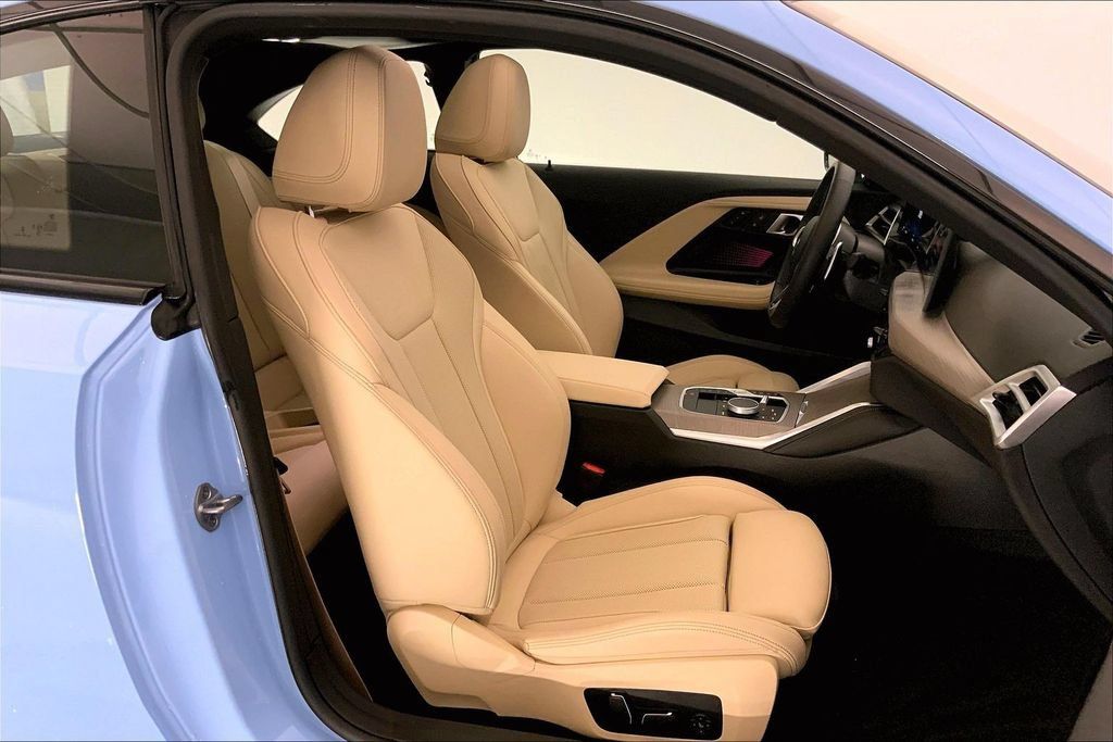 Used 2025 BMW M240i xDrive Coupe AWD/4WD image 6