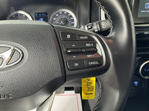 Used 2021 Hyundai Venue SEL FWD image 16