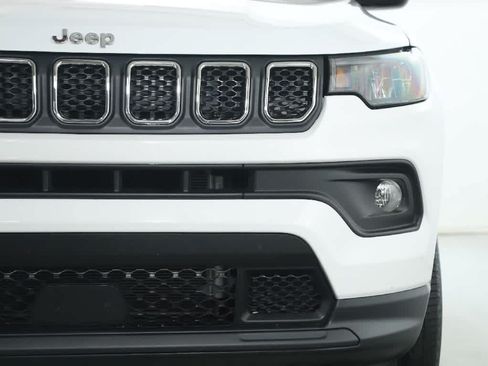 Used 2024 Jeep Compass Latitude AWD/4WD image 7