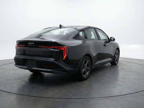 Used 2025 Kia K4 LXS image 9