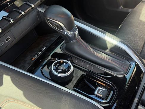 Used 2024 Chevrolet Colorado Z71 w/ Z71 Convenience Package 2 image 22