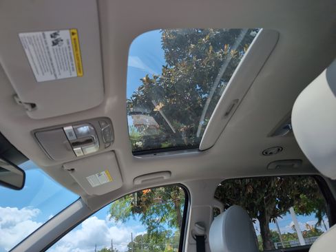 Used 2022 Kia Telluride EX w/ EX Premium Package FWD image 28