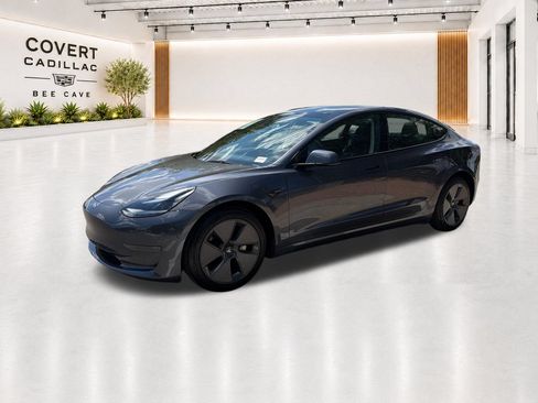 Used 2023 Tesla Model 3 Standard Range RWD image 4