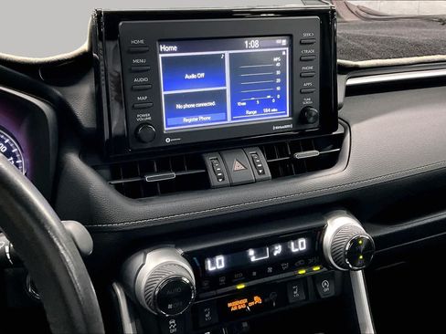 Used 2020 Toyota RAV4 XLE Premium FWD image 6