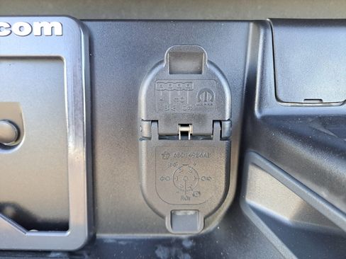 Used 2022 RAM 1500 Limited w/ Body Color Bumper Group image 6