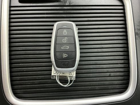 Used 2022 Chrysler Pacifica Touring-L FWD image 39