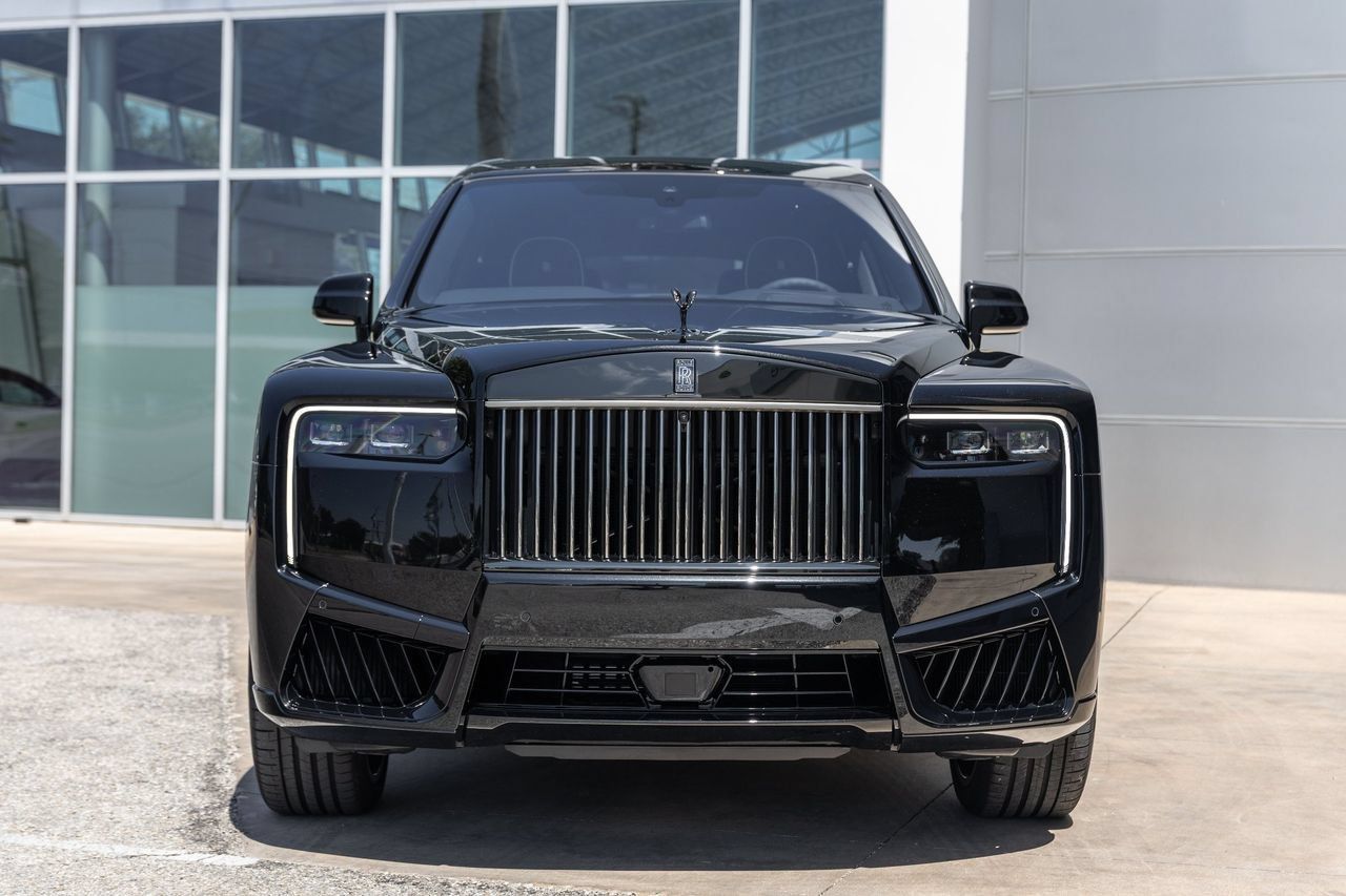 New 2027 Rolls-Royce Cullinan Black Badge AWD/4WD image 8